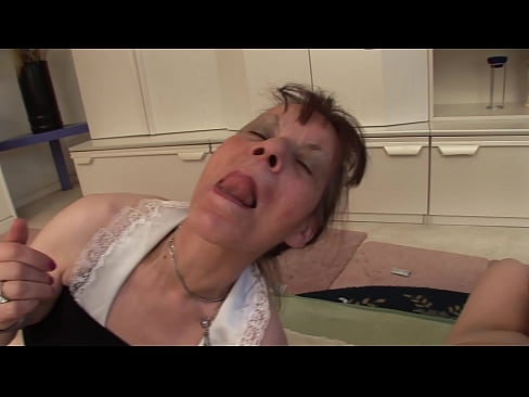 ❤️ İki nənənin və bir babanın üçlü var Porn video az.tukifporno.ru ❌