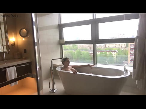 ❤️ Möhtəşəm babe Ehtirasla hamamda öz pişiyini çəkdi Porn video az.tukifporno.ru ❌