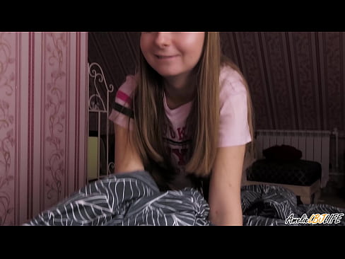 ❤️ Blondie onun BFF-ni dərindən sorur və ağzına boşaldır Porn video az.tukifporno.ru ❌